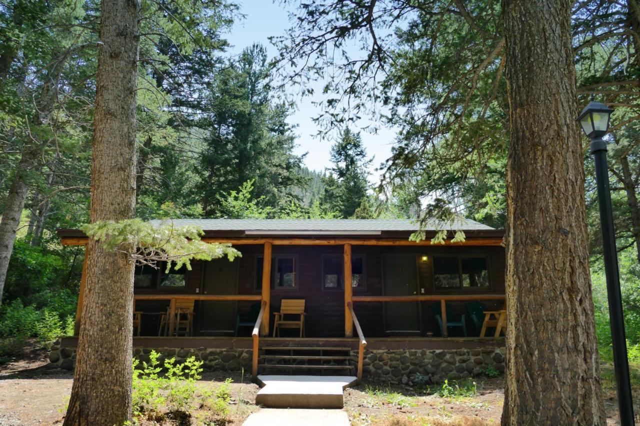 Bill Cody Ranch Hotel Exterior photo
