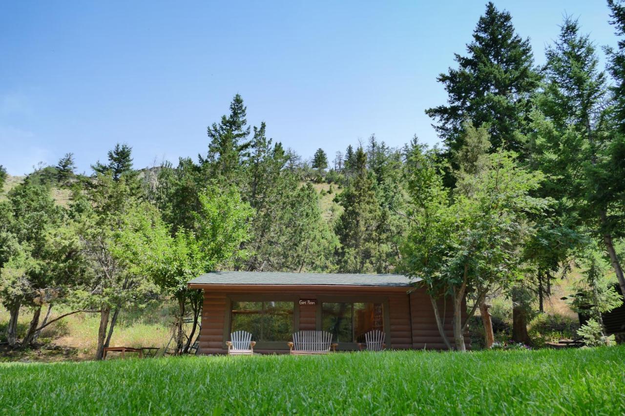 Bill Cody Ranch Hotel Exterior photo