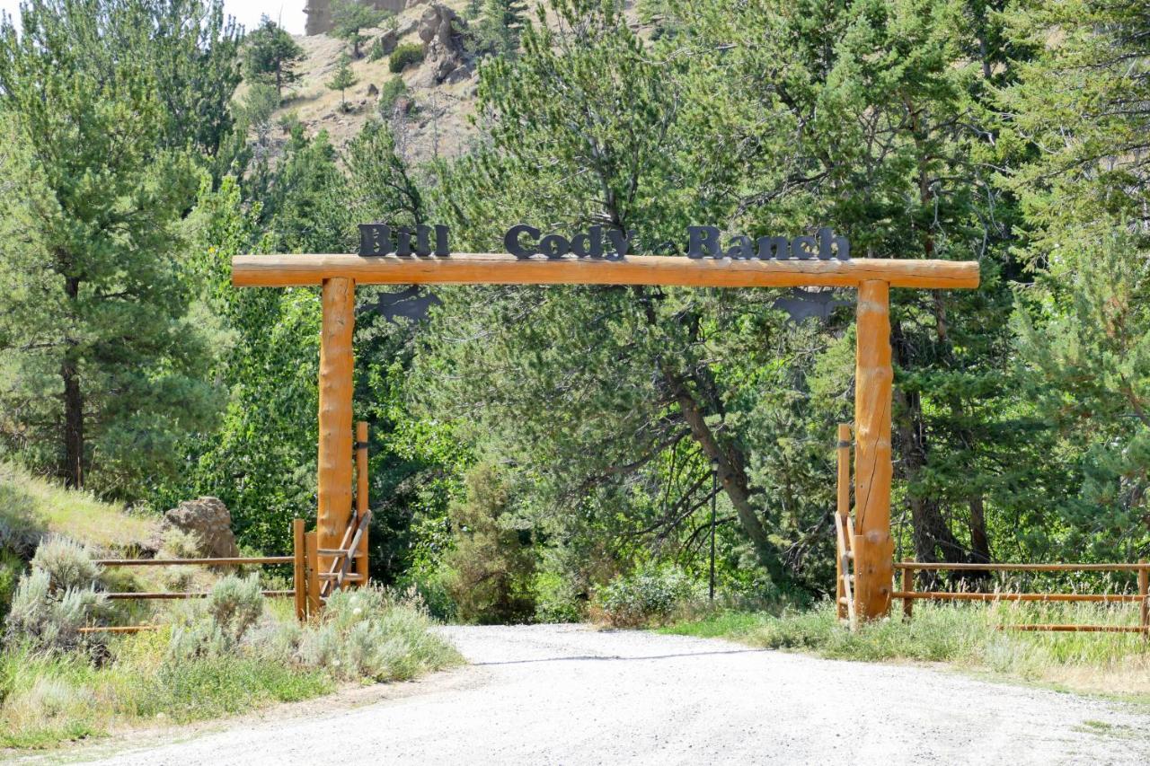 Bill Cody Ranch Hotel Exterior photo