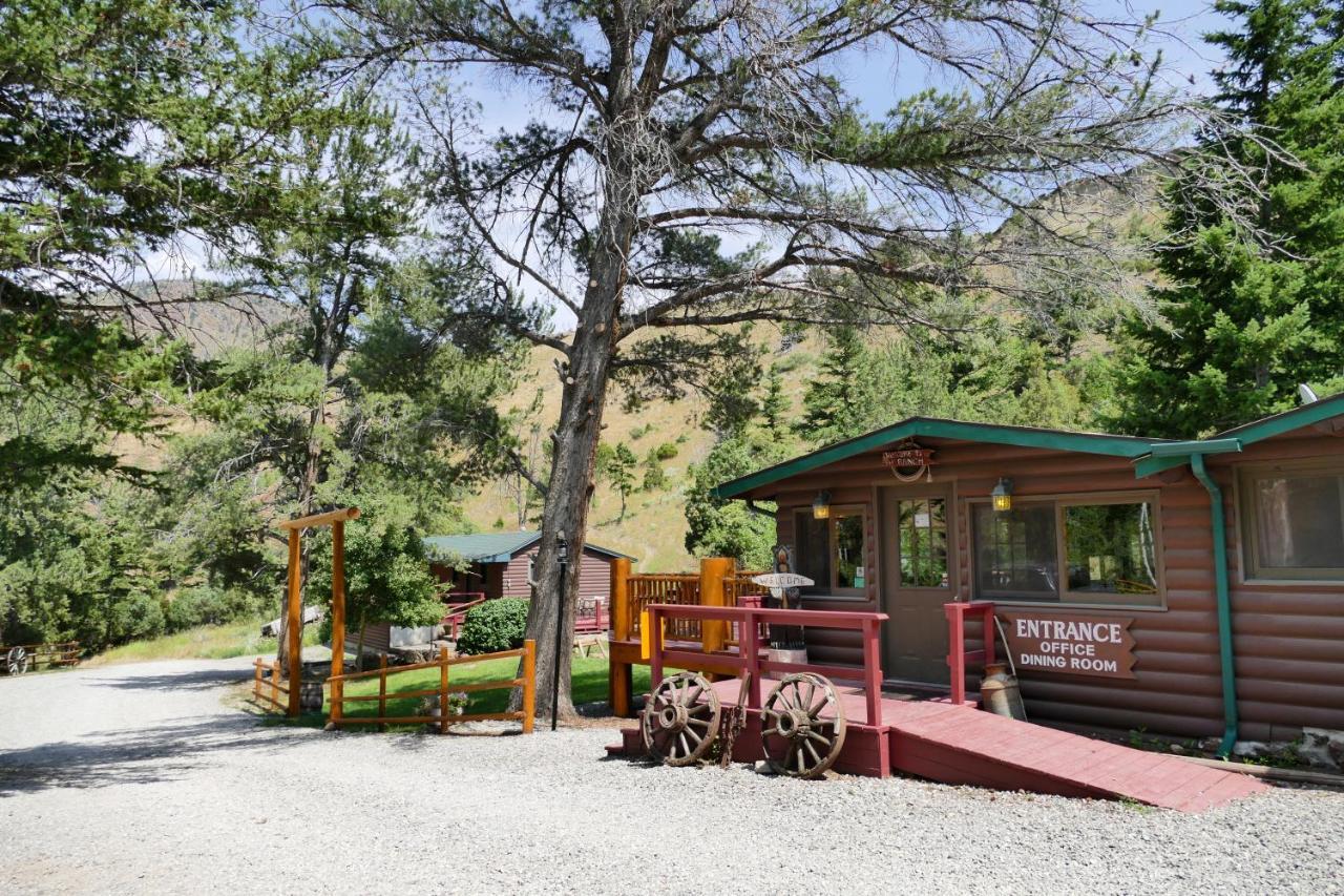 Bill Cody Ranch Hotel Exterior photo